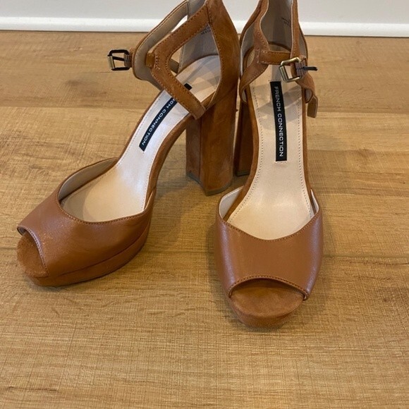 NWOT French Connection Heels - Picture 5 of 5
